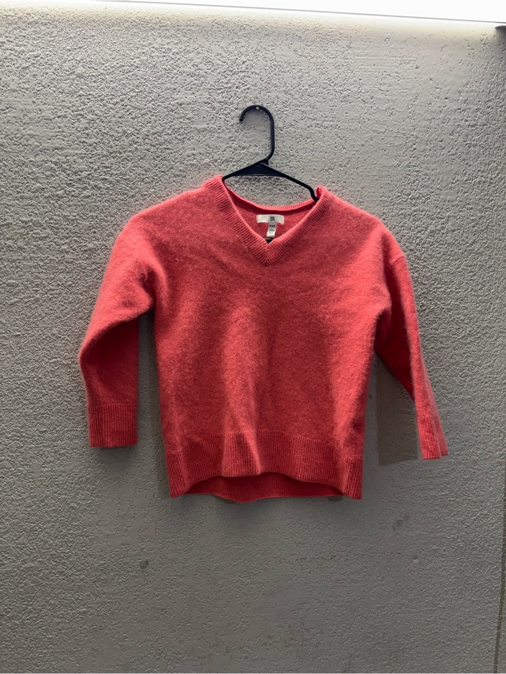 Banana Republic Coral Pink V‑Neck Sweater